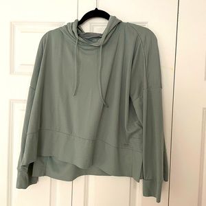 Semi cropped pull over hoodie